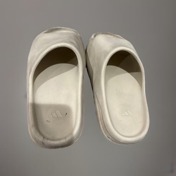 Adidas Yeezy Slide Bone Beige Mens 8 Womens 9 Unisex Sandals VGUC main image 4